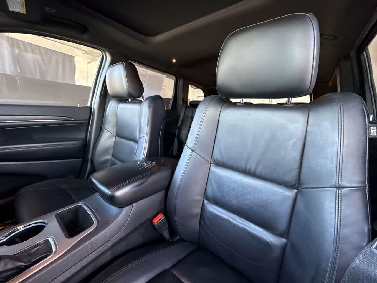 Thumbnail: 2021 Jeep Grand Cherokee - 14