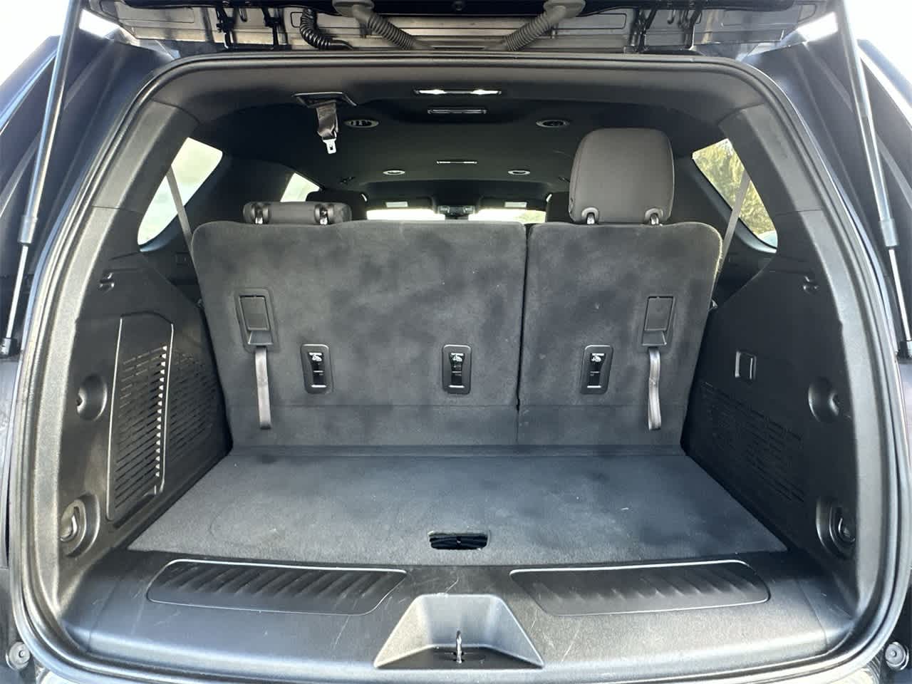 Thumbnail: 2023 GMC Yukon - 25