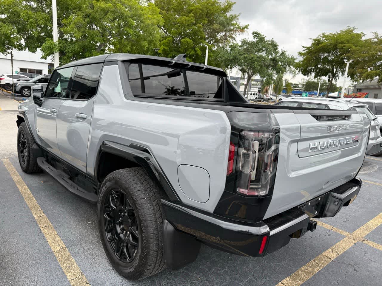 Thumbnail: 2025 GMC Hummer EV - 3