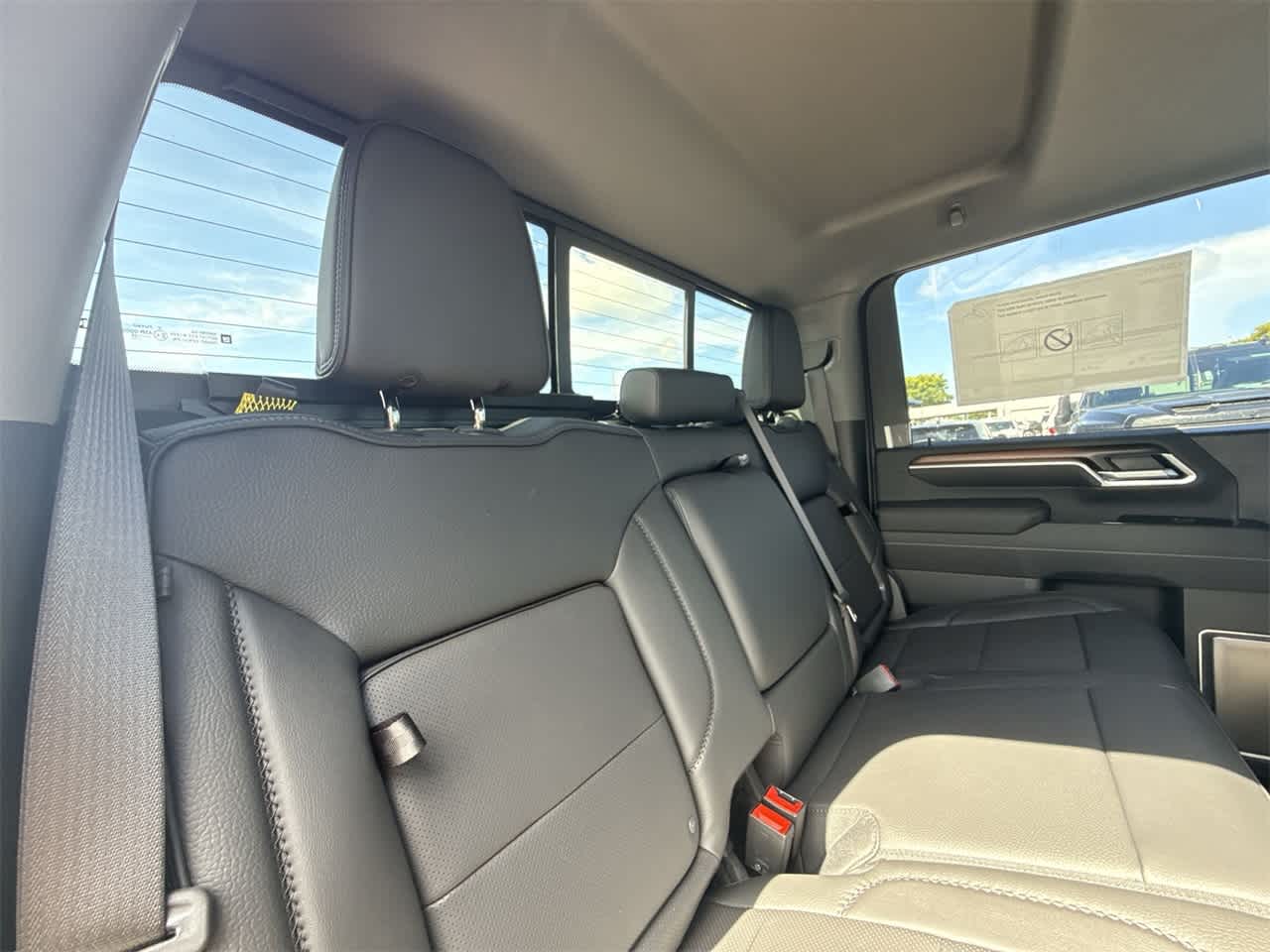 Thumbnail: 2025 GMC Sierra 2500 - 26