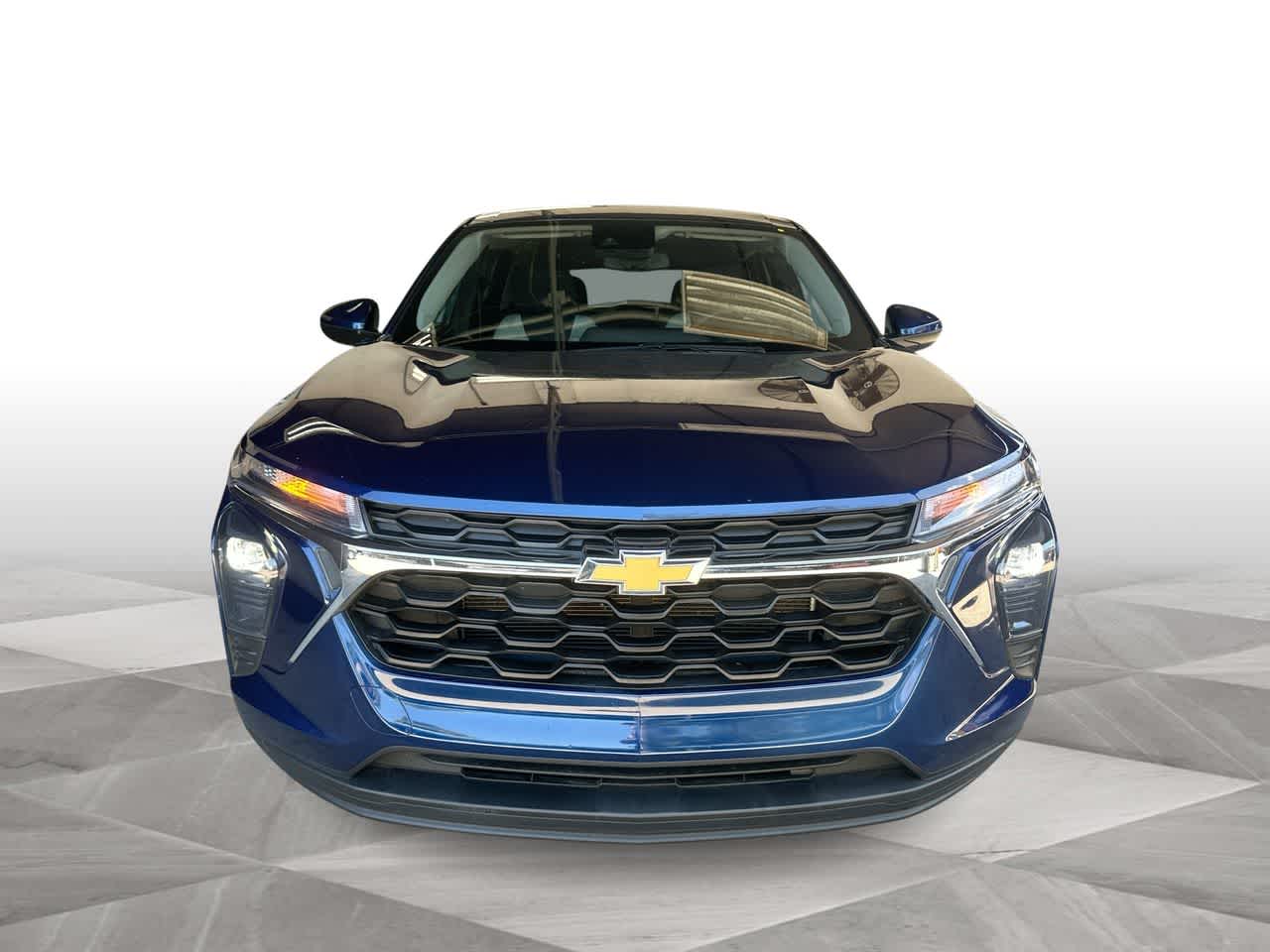 Thumbnail: 2024 Chevrolet Trax - 3