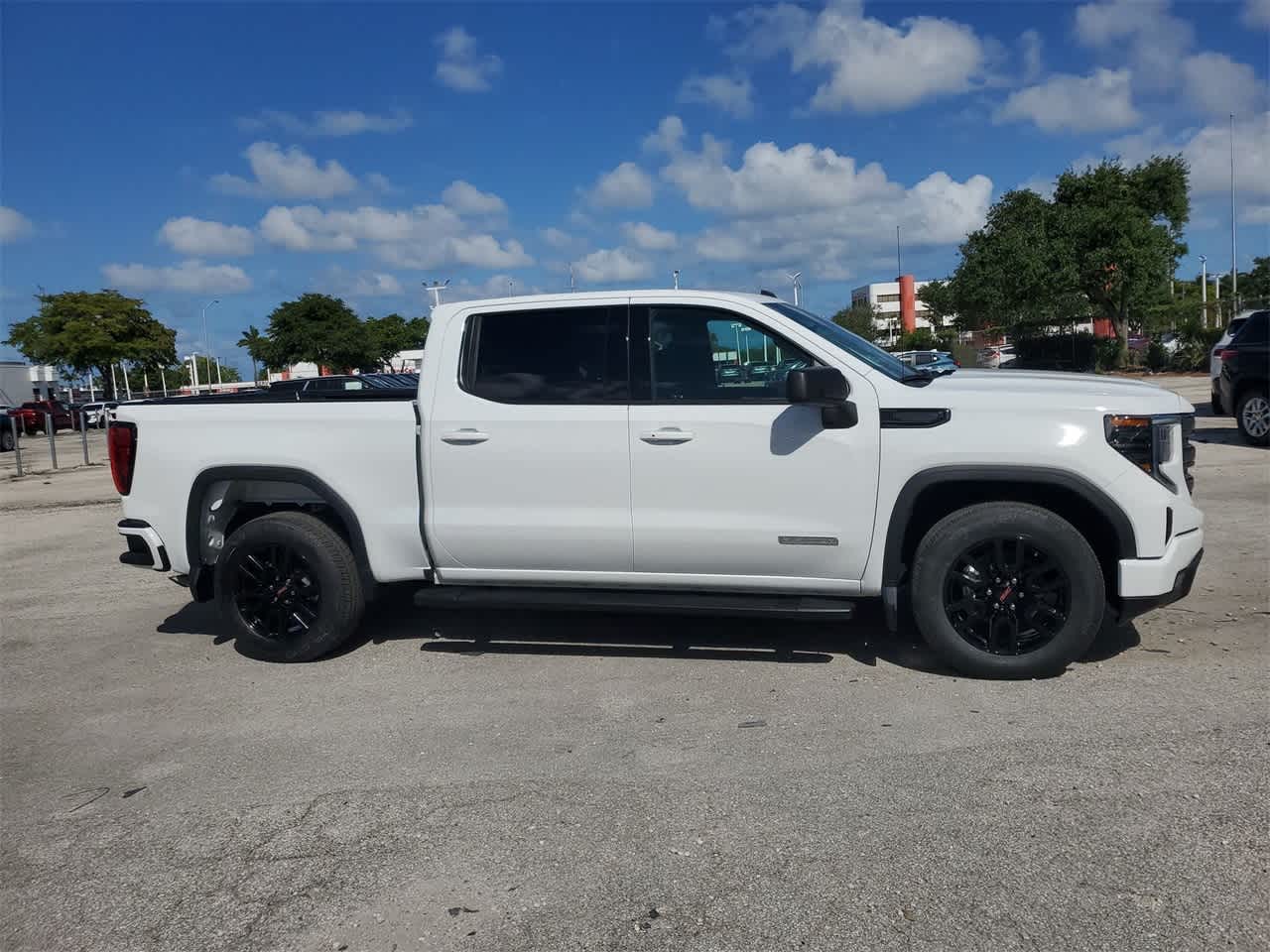 2024 GMC Sierra 1500 Elevation 4