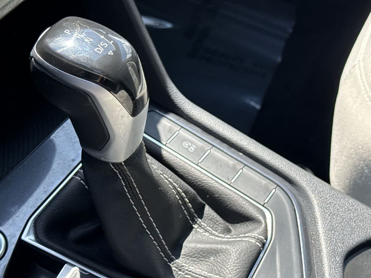 Thumbnail: 2023 Volkswagen Tiguan - 21