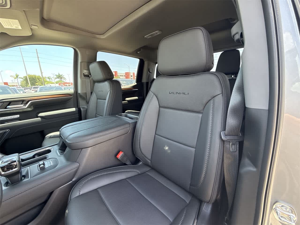 Thumbnail: 2025 GMC Sierra 1500 - 14