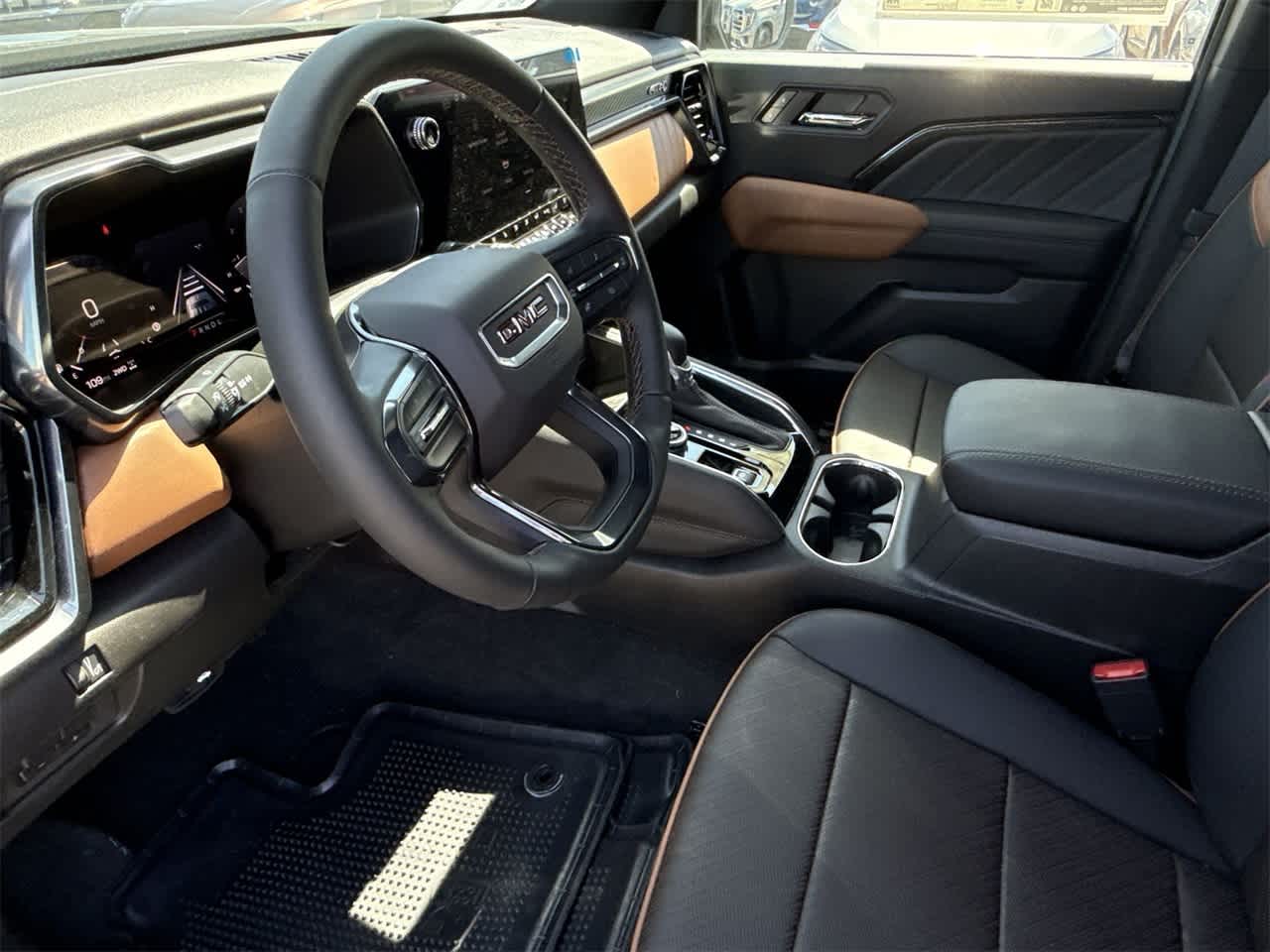 Thumbnail: 2025 GMC Canyon - 13