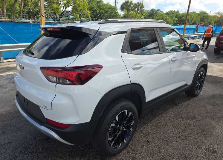 Thumbnail: 2023 Chevrolet TrailBlazer - 3