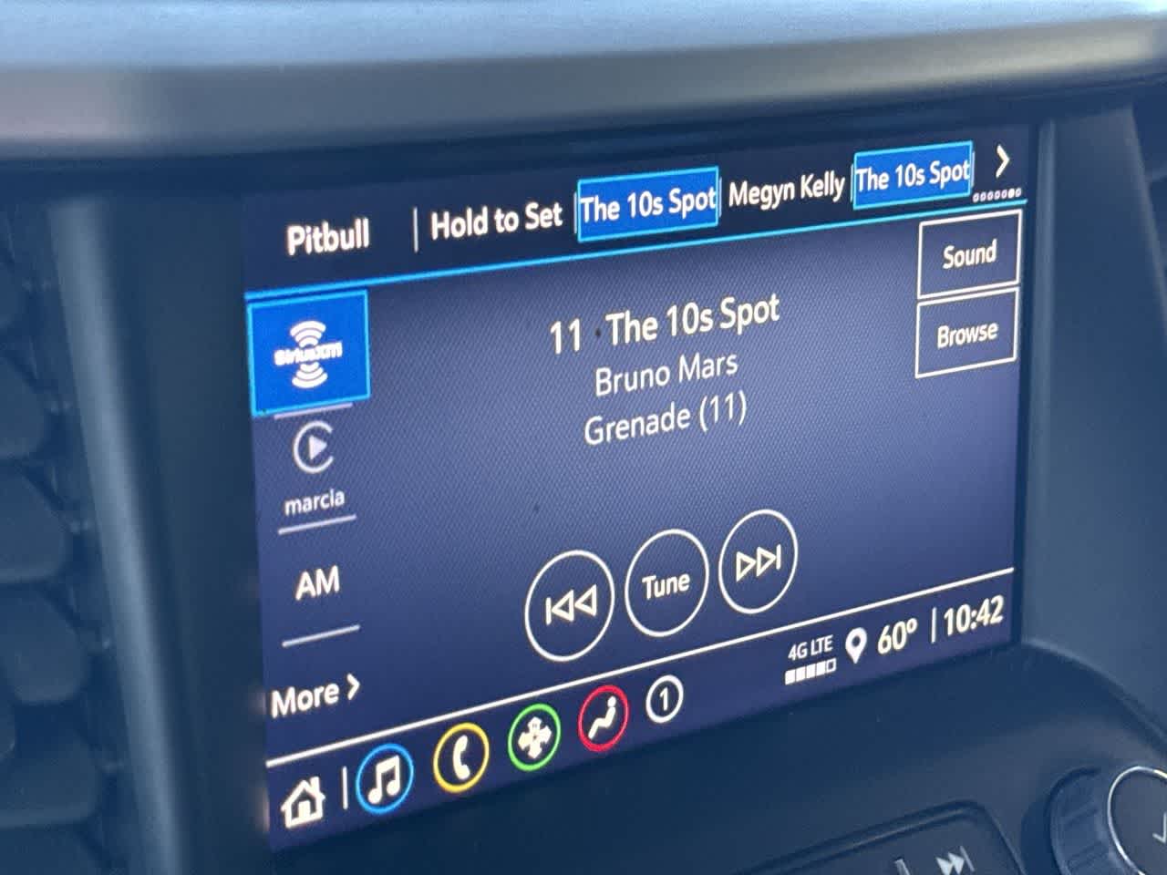 Thumbnail: 2023 GMC Acadia - 18