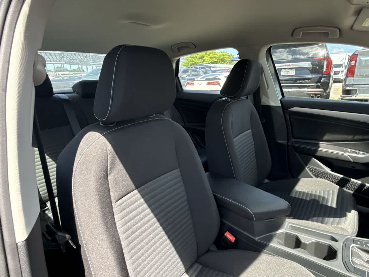 Thumbnail: 2025 Volkswagen Jetta - 27