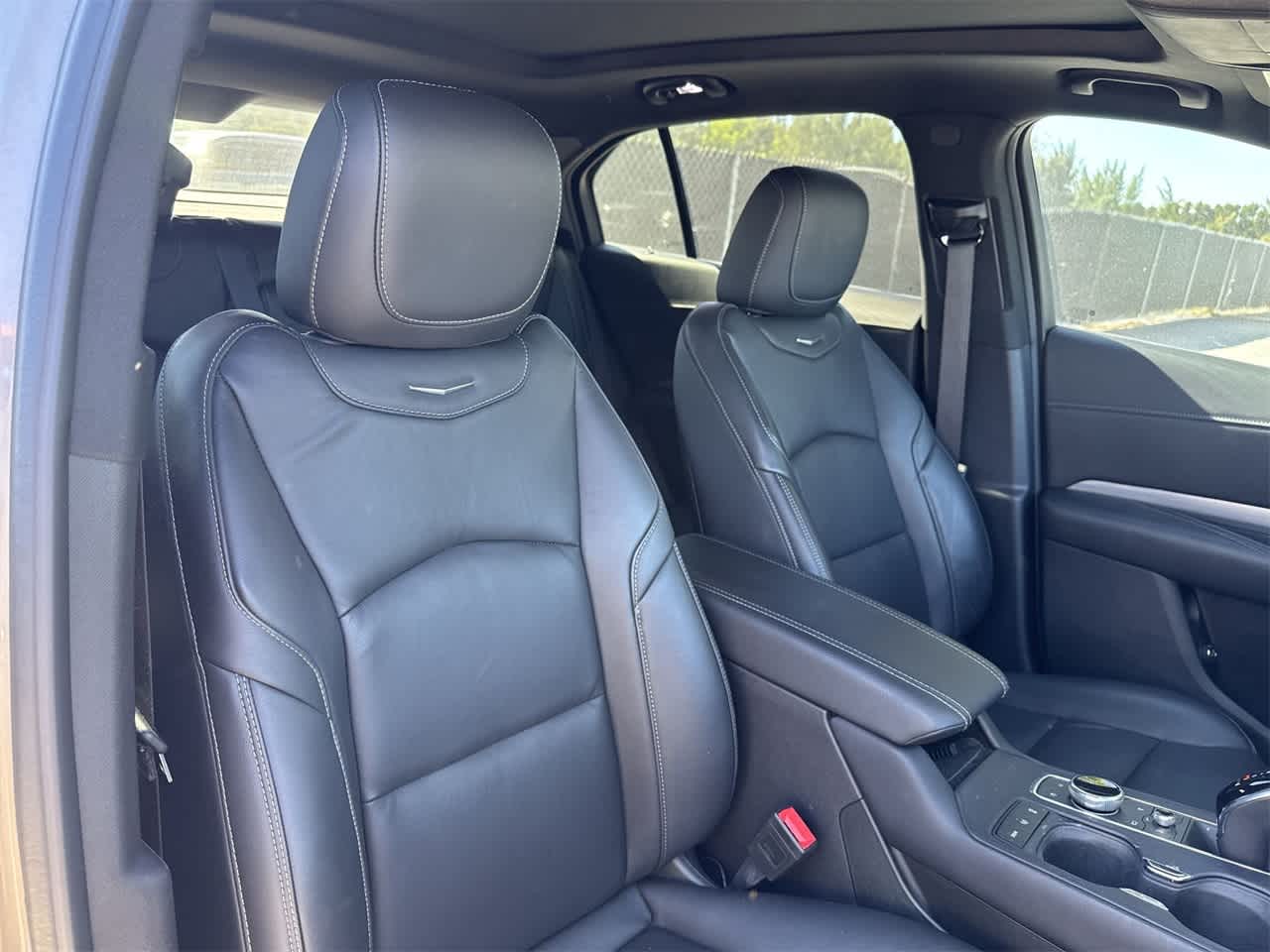 Thumbnail: 2024 Cadillac XT4 - 27