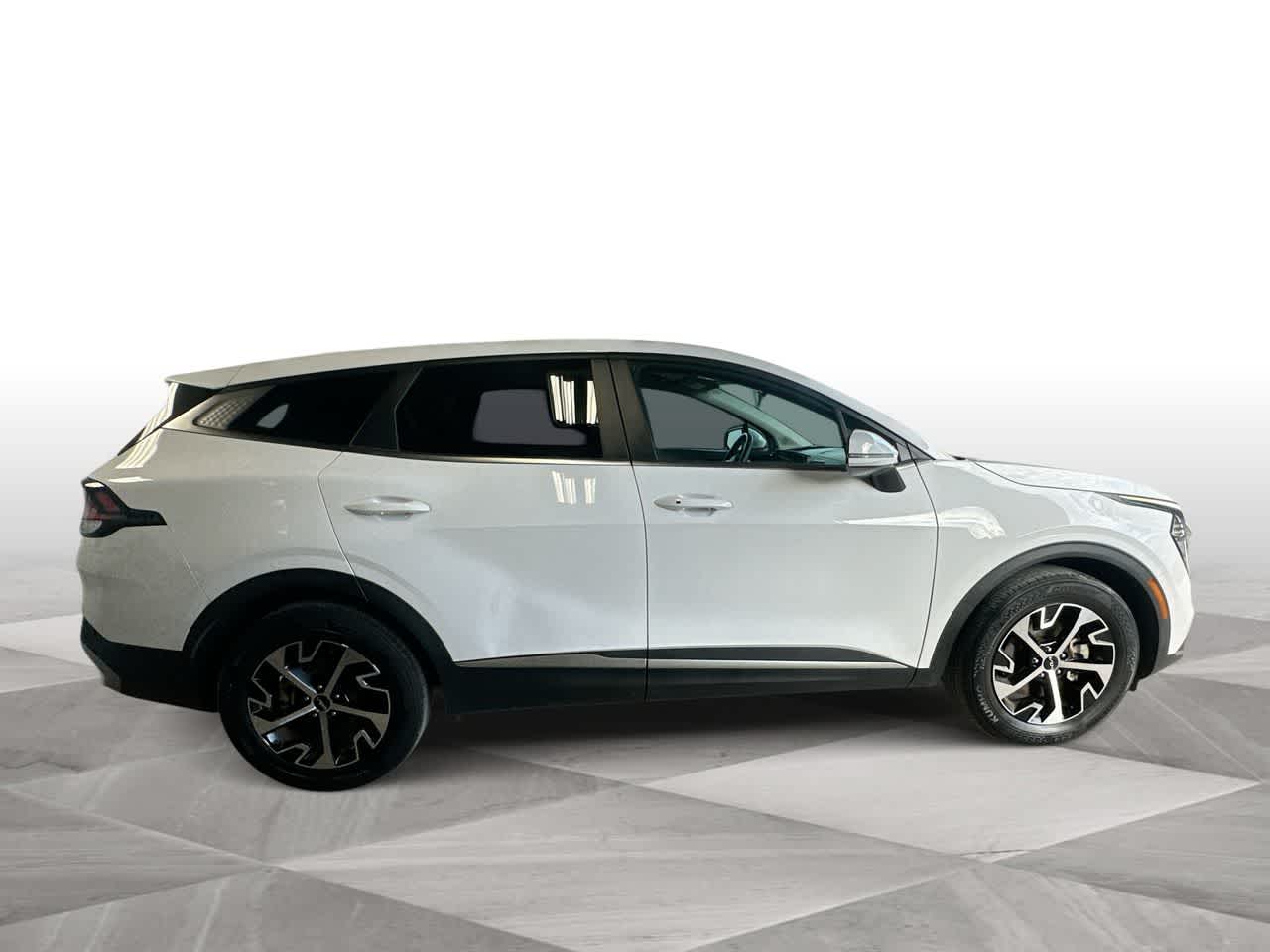 Thumbnail: 2023 Kia Sportage - 9