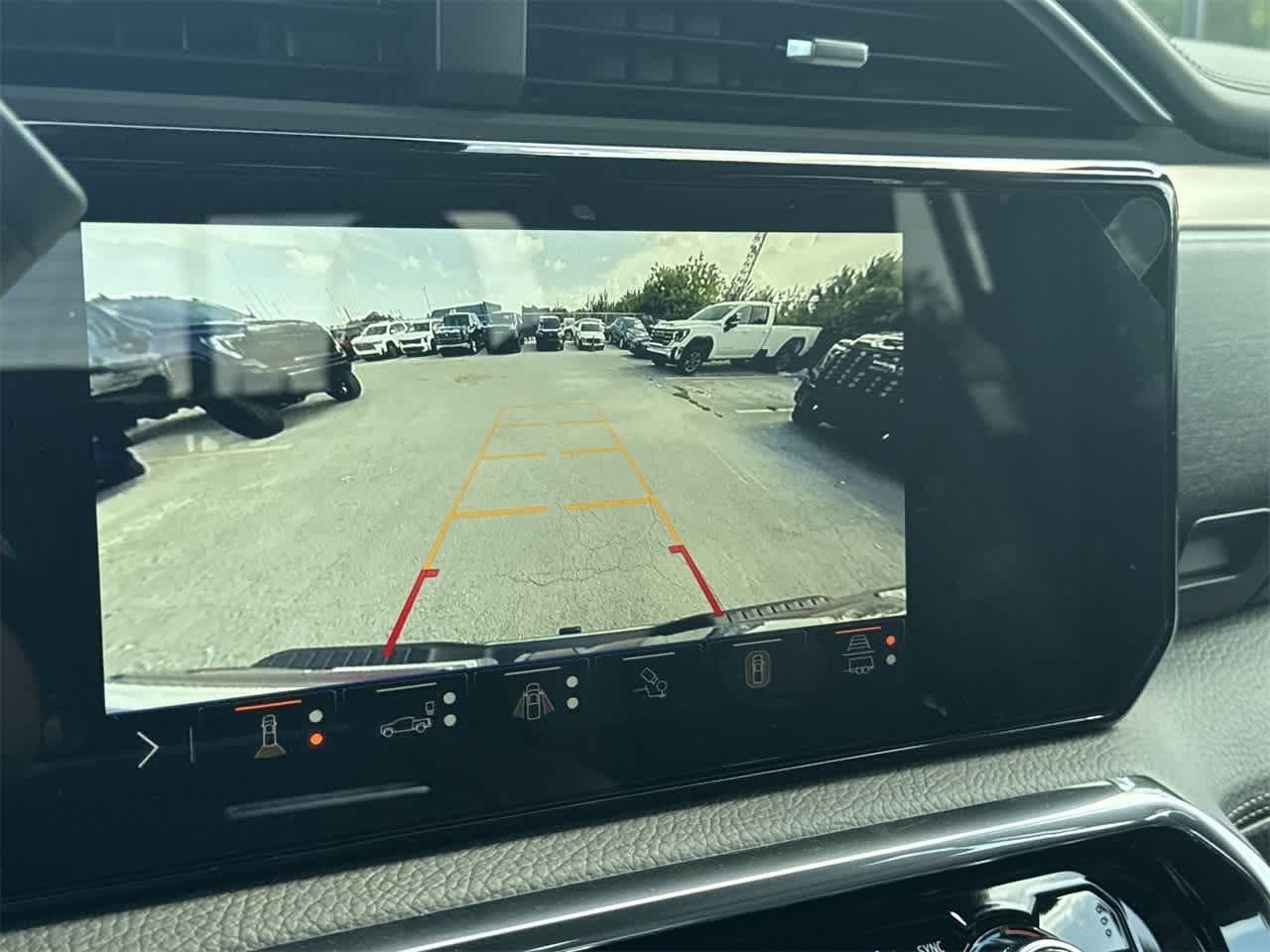 Thumbnail: 2025 GMC Sierra 2500 - 19