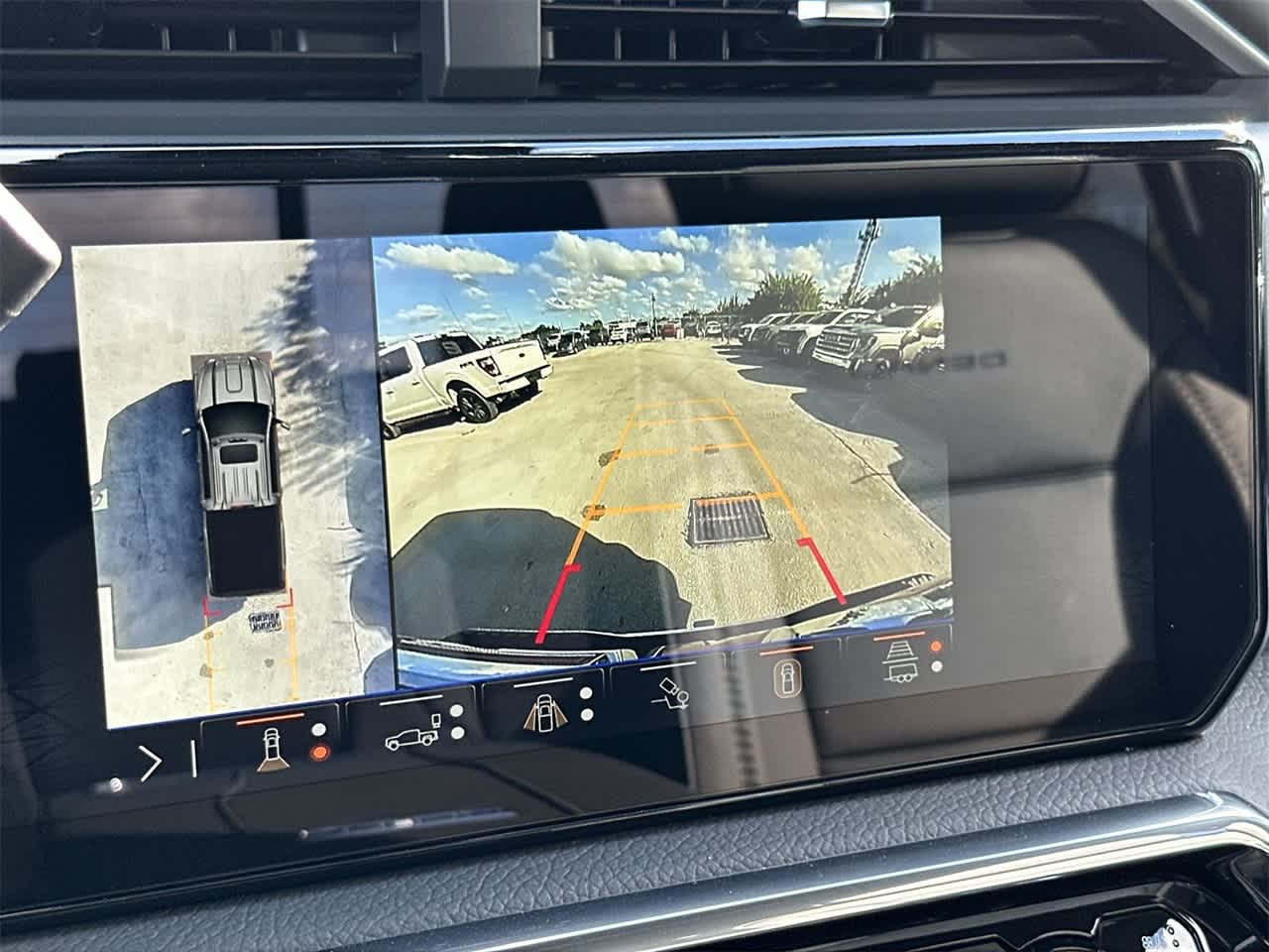 Thumbnail: 2026 GMC Sierra 2500 - 19