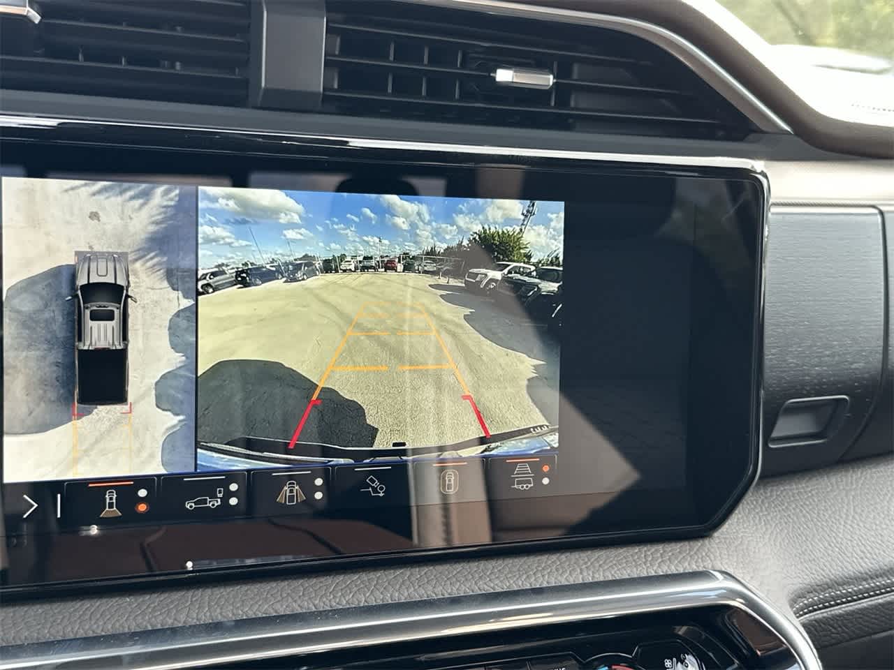 Thumbnail: 2026 GMC Sierra 2500 - 19