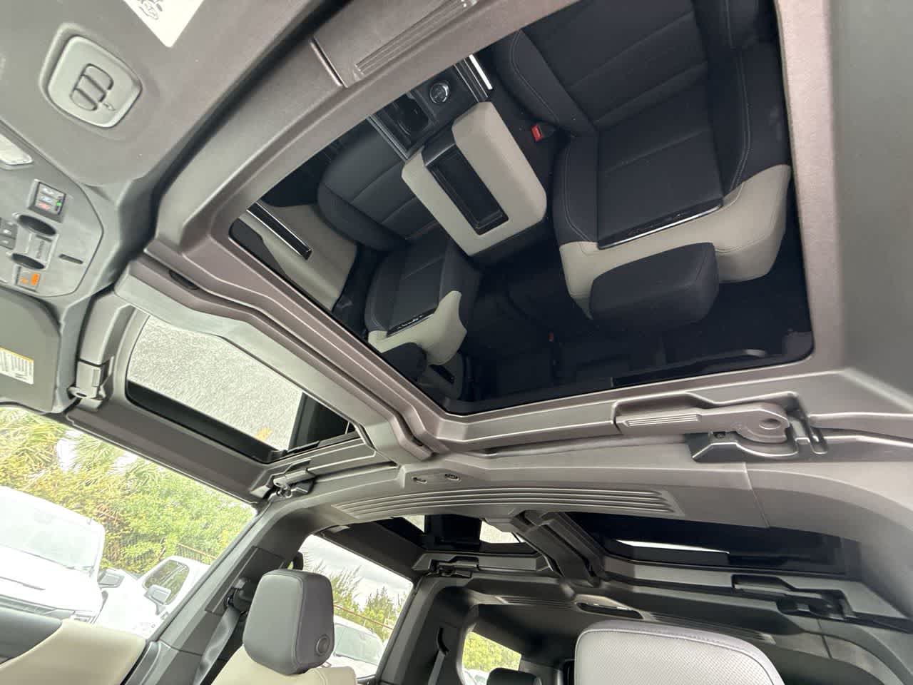 Thumbnail: 2026 GMC Hummer EV - 17