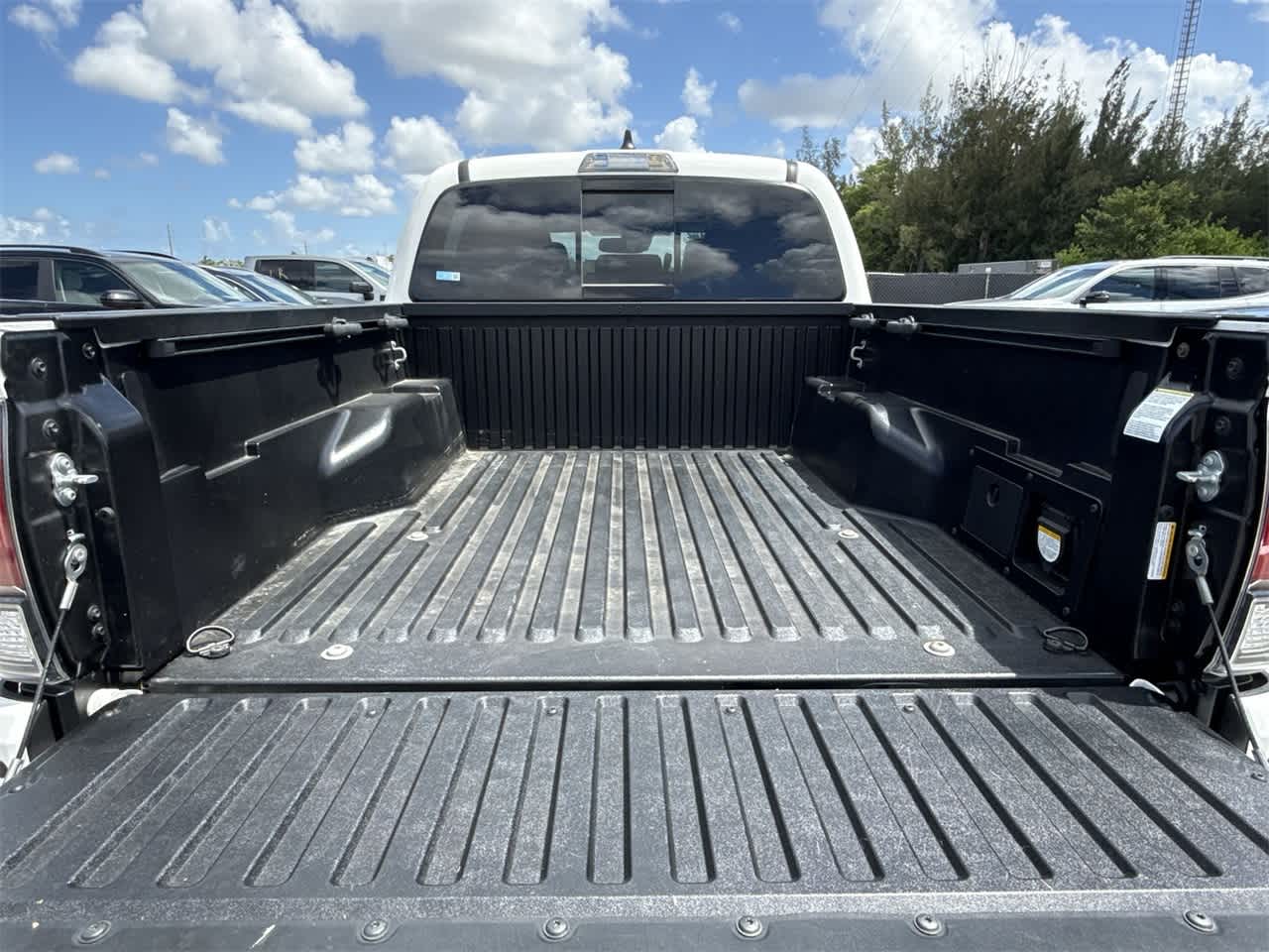 Thumbnail: 2021 Toyota Tacoma - 25