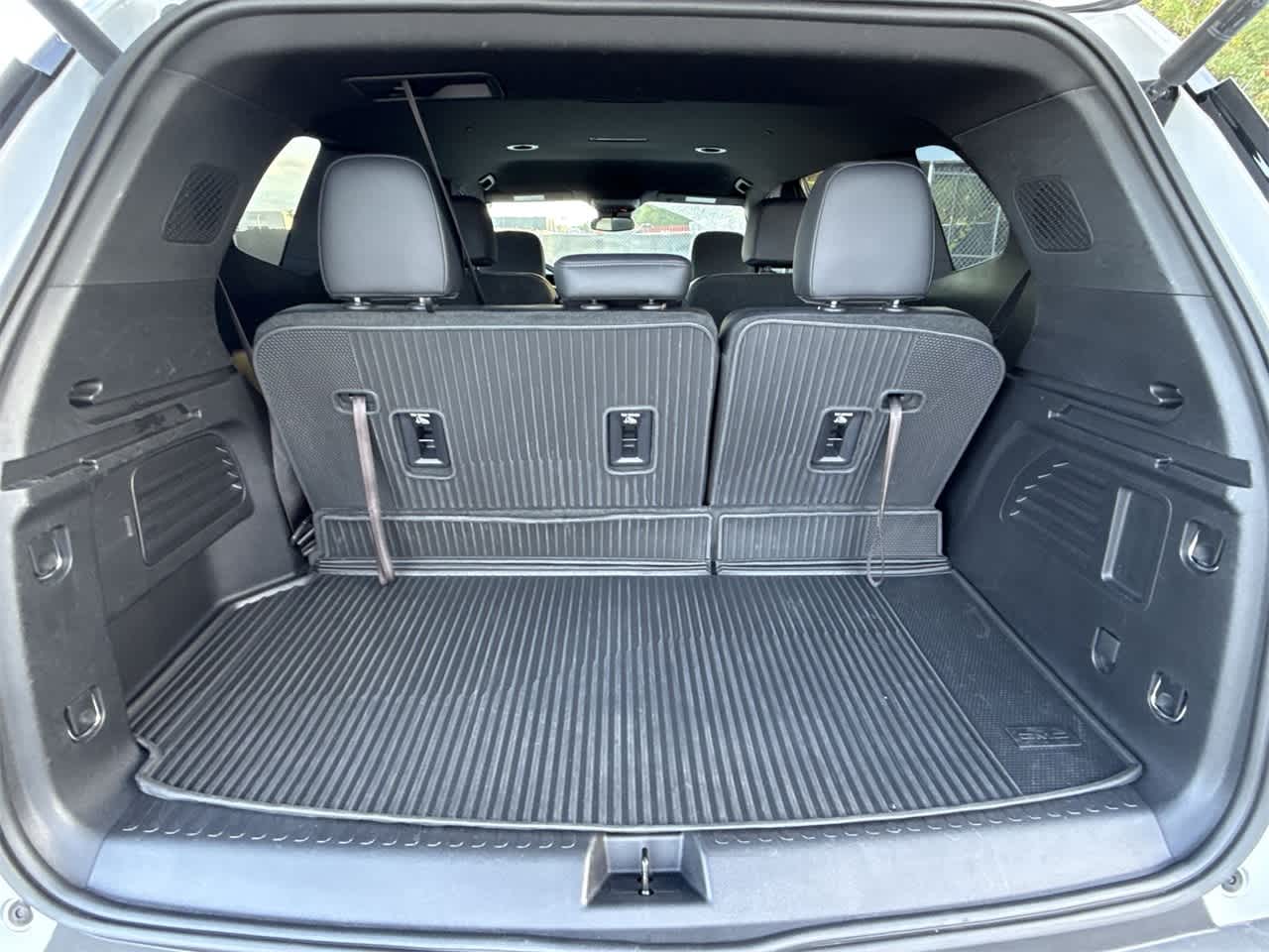 Thumbnail: 2024 GMC Acadia - 25