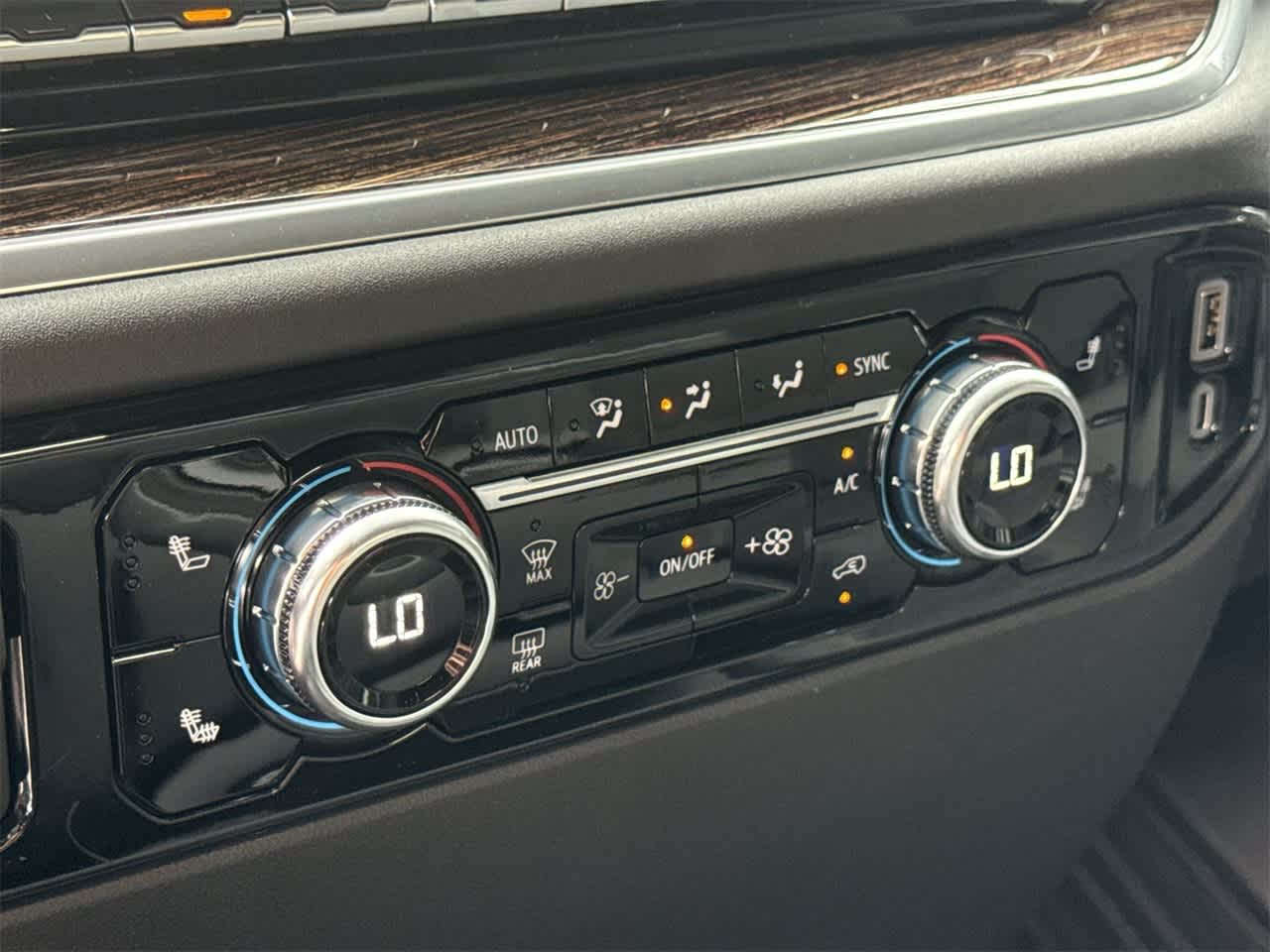 Thumbnail: 2026 GMC Sierra 1500 - 20