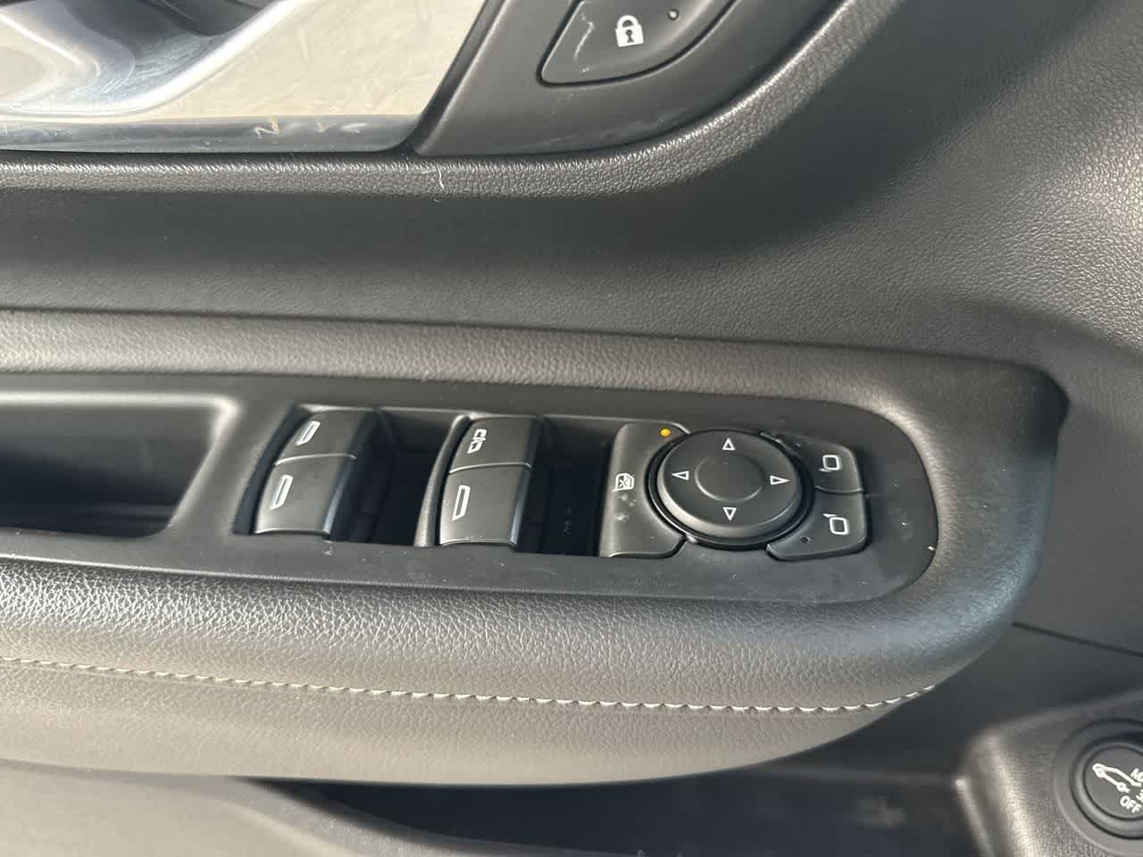 Thumbnail: 2022 GMC Terrain - 17