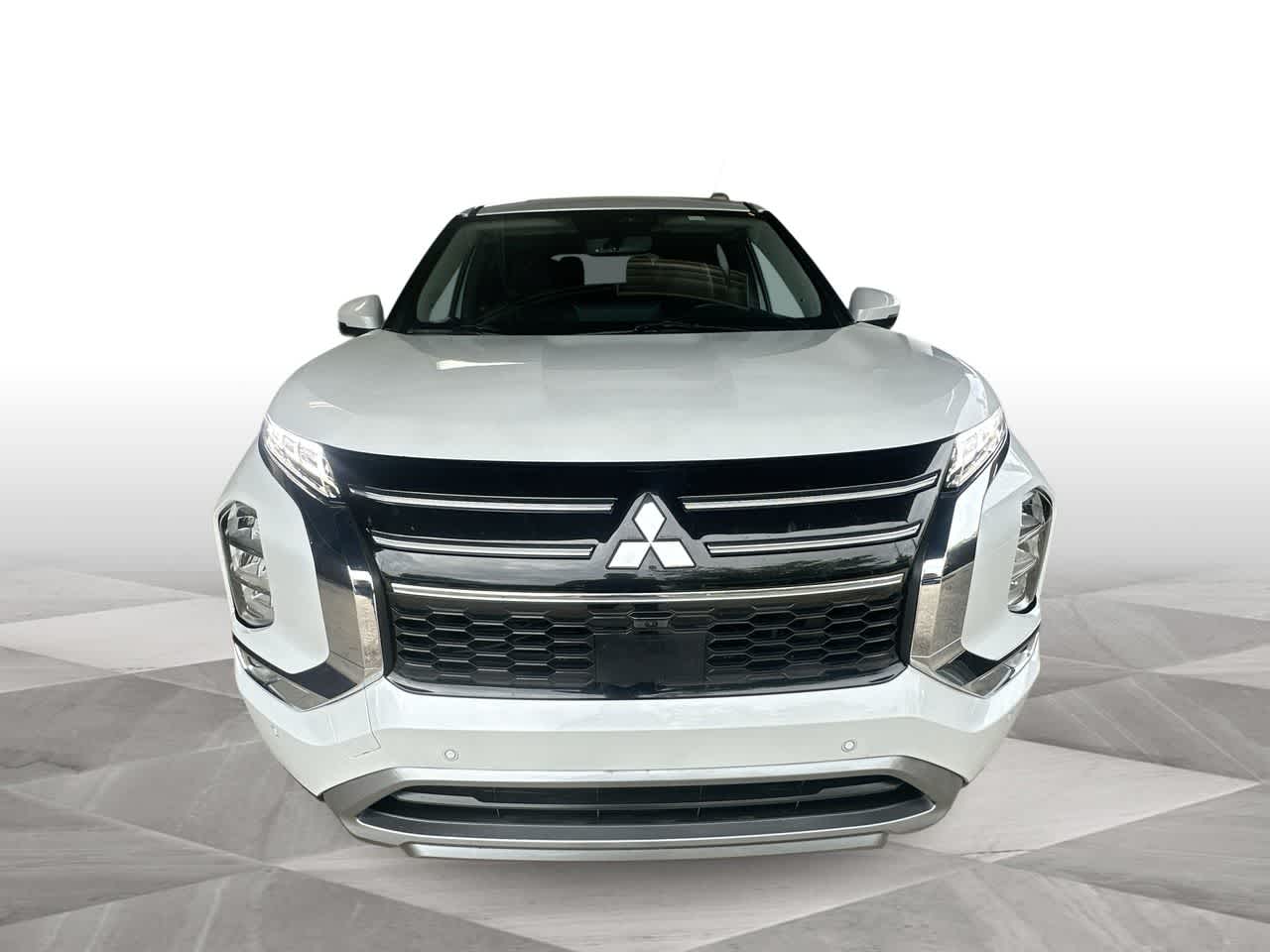 Thumbnail: 2025 Mitsubishi Outlander - 3
