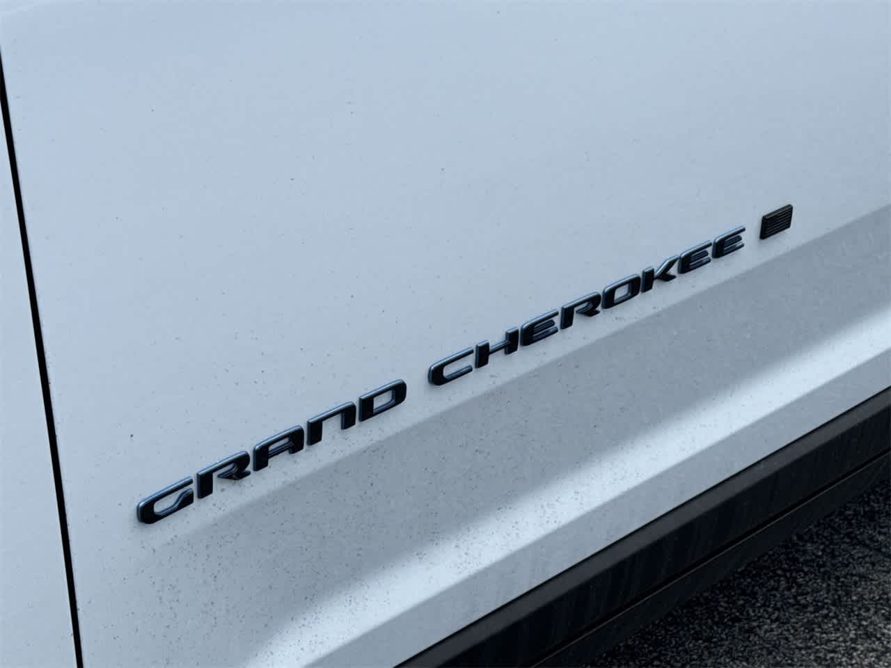 Thumbnail: 2024 Jeep Grand Cherokee - 10