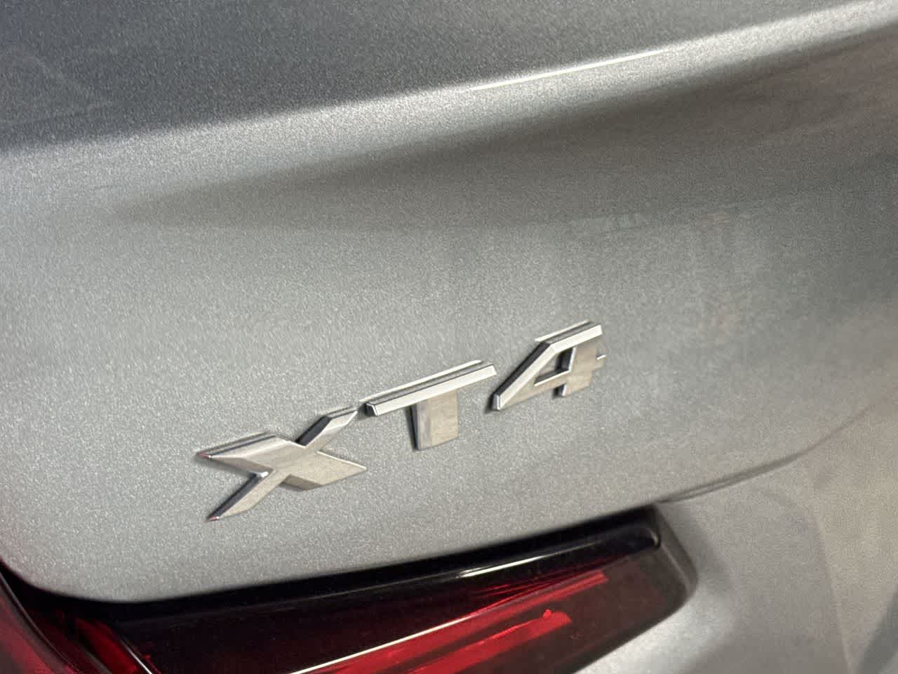 Thumbnail: 2023 Cadillac XT4 - 10