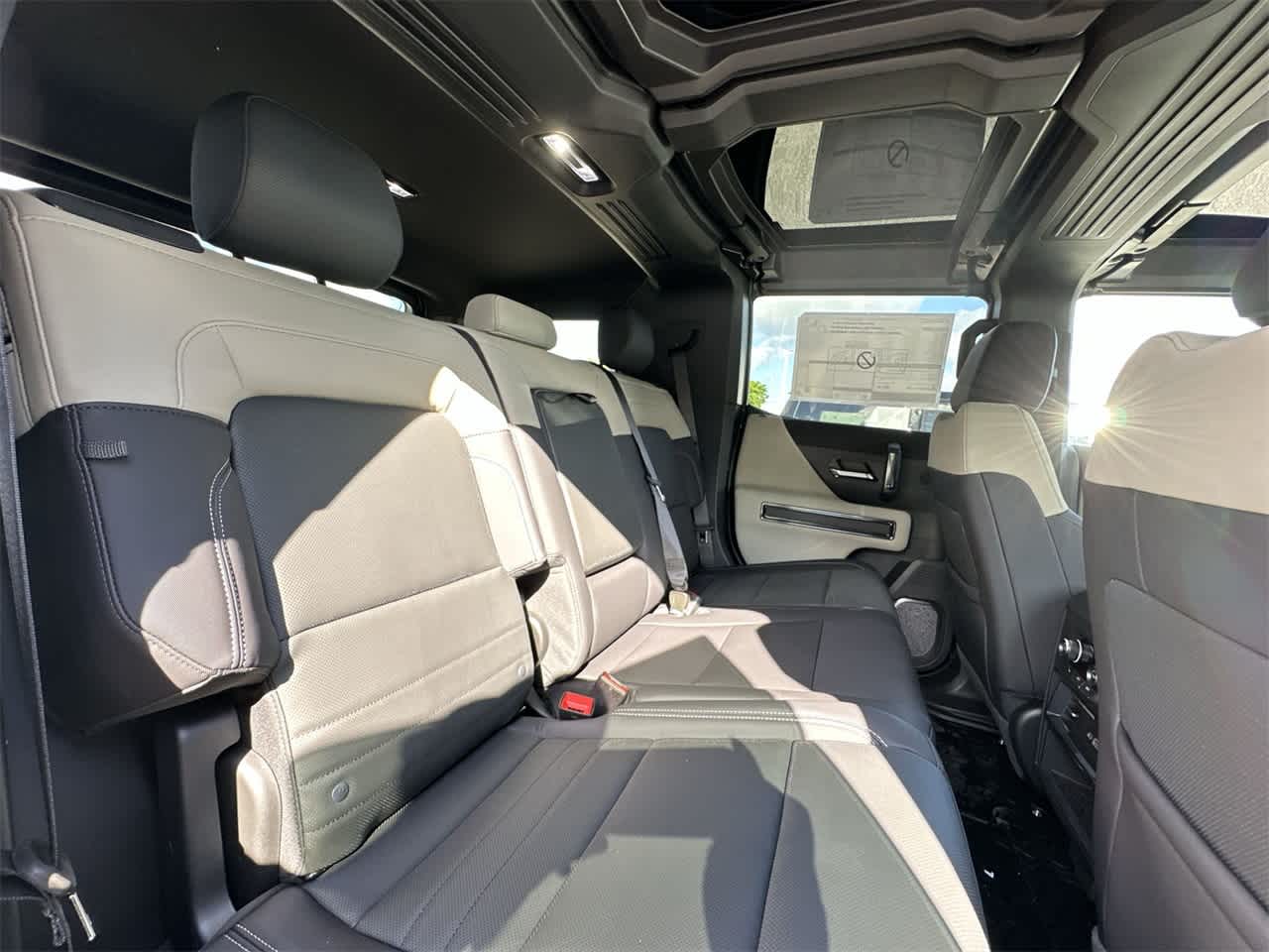 Thumbnail: 2026 GMC Hummer EV - 26