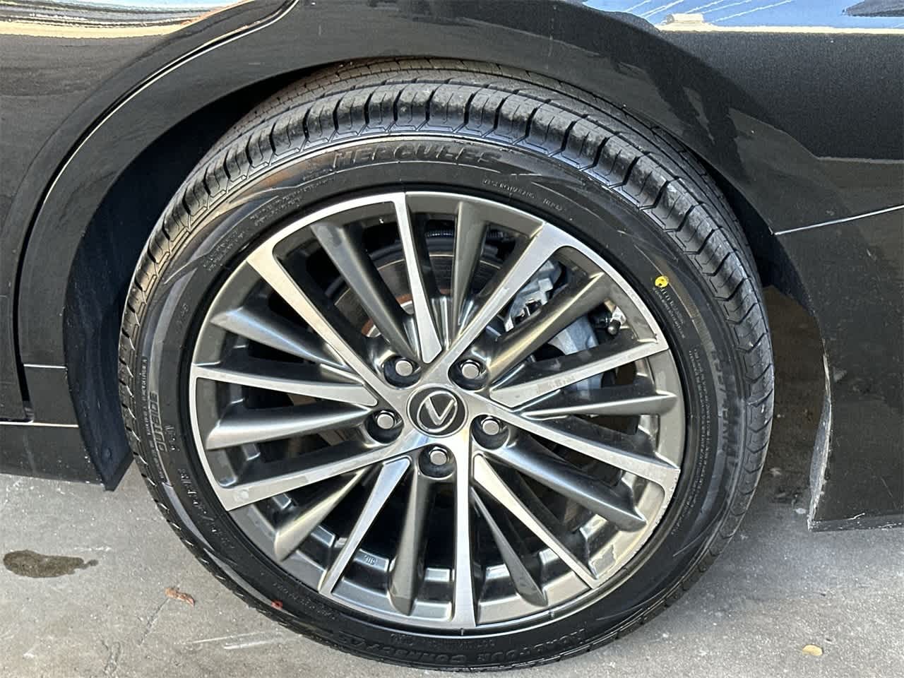 Thumbnail: 2022 Lexus ES - 11