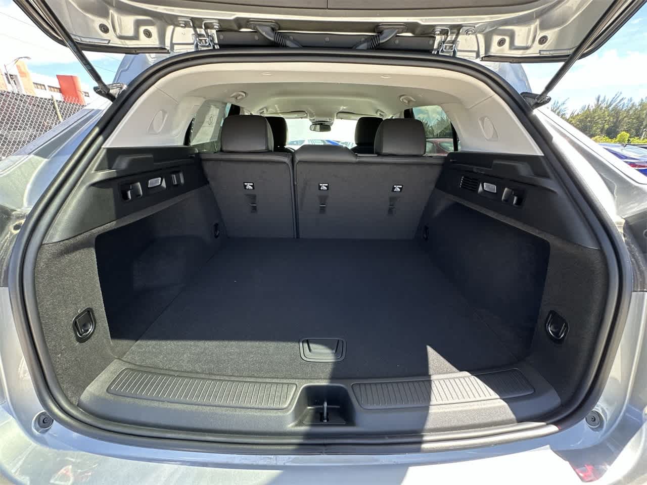 Thumbnail: 2025 Buick Envision - 25