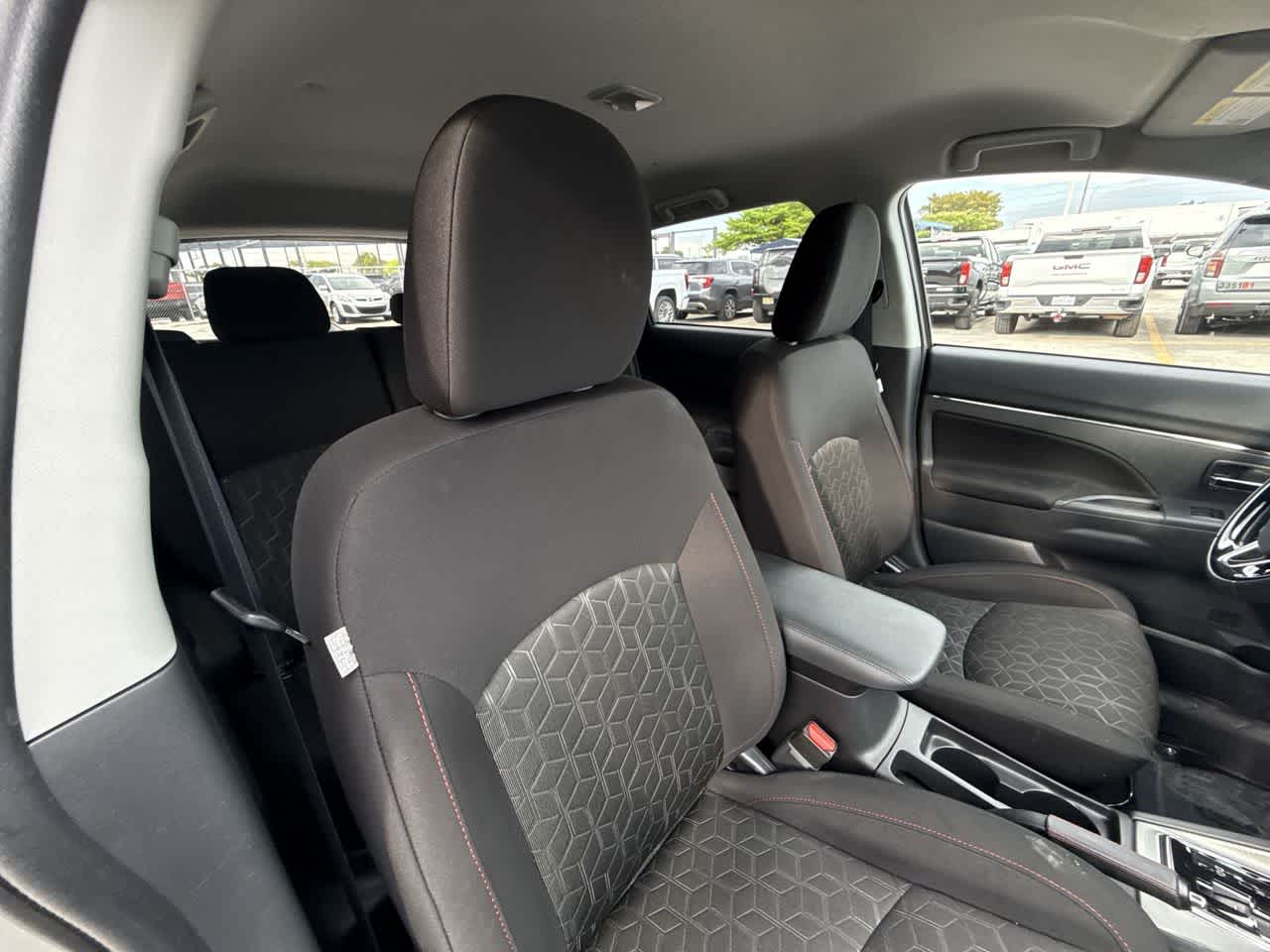 Thumbnail: 2025 Mitsubishi Outlander Sport - 27