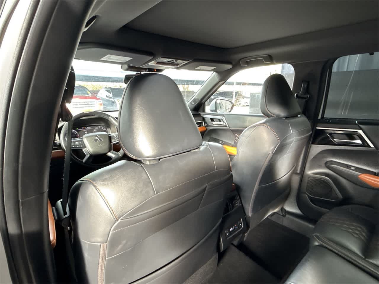 Thumbnail: 2022 Mitsubishi Outlander - 23