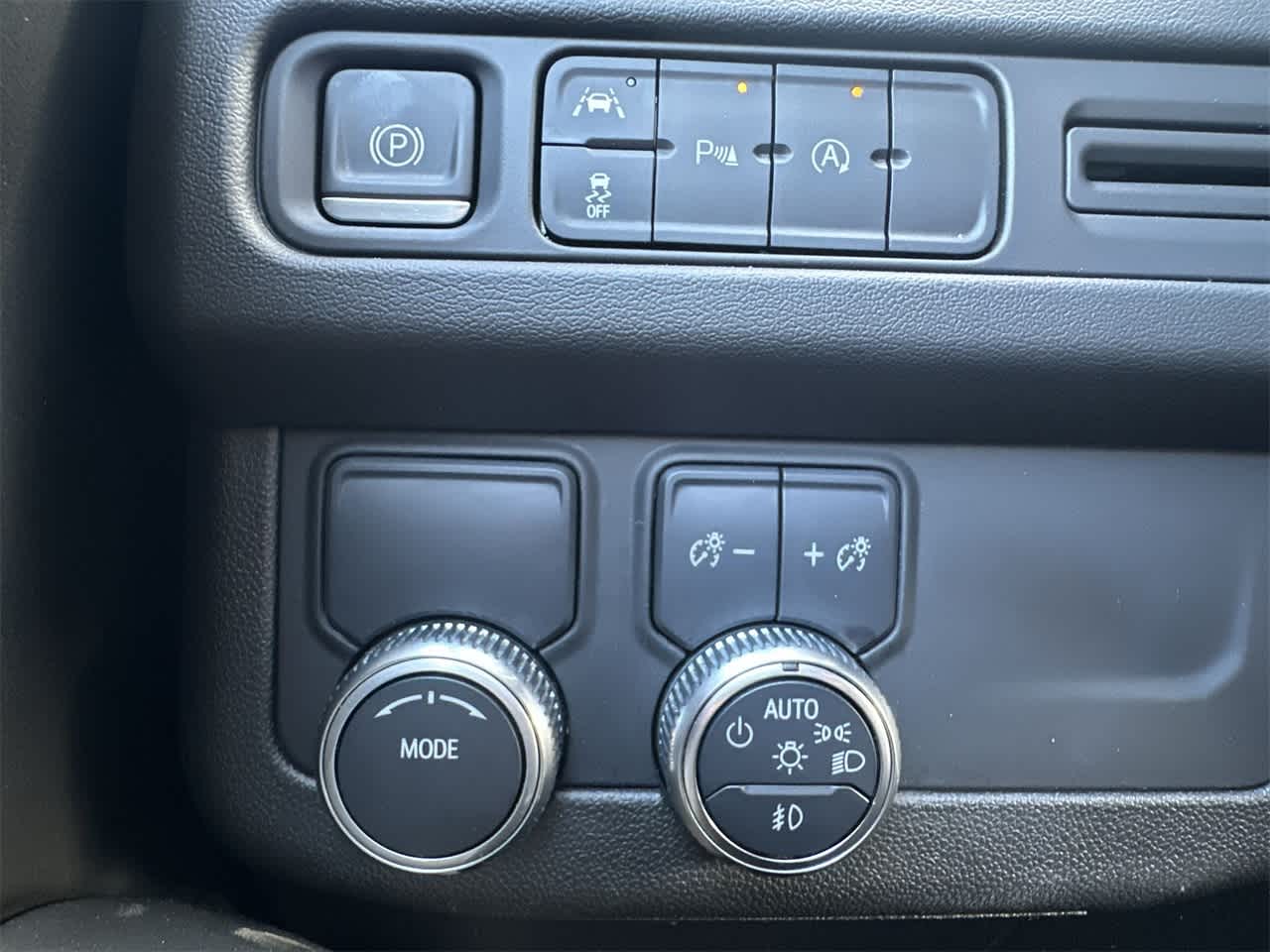 Thumbnail: 2023 GMC Yukon - 17