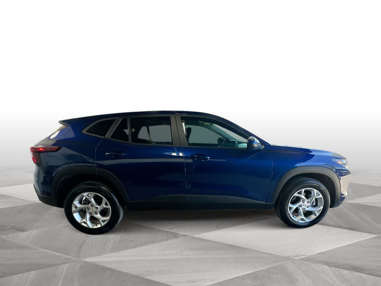 Thumbnail: 2024 Chevrolet Trax - 9