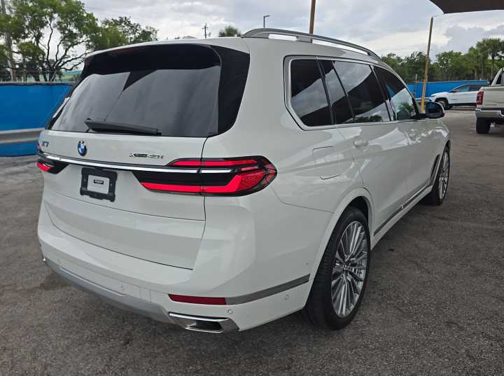 Thumbnail: 2024 BMW X7 - 3