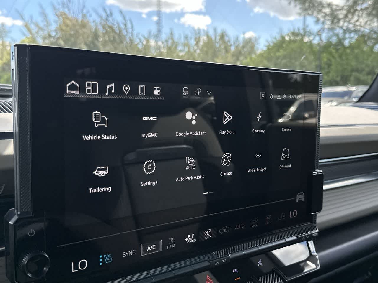 Thumbnail: 2026 GMC Hummer EV - 18