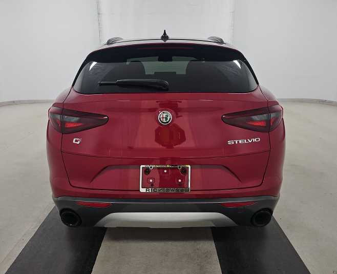 Thumbnail: 2023 Alfa Romeo Stelvio - 7