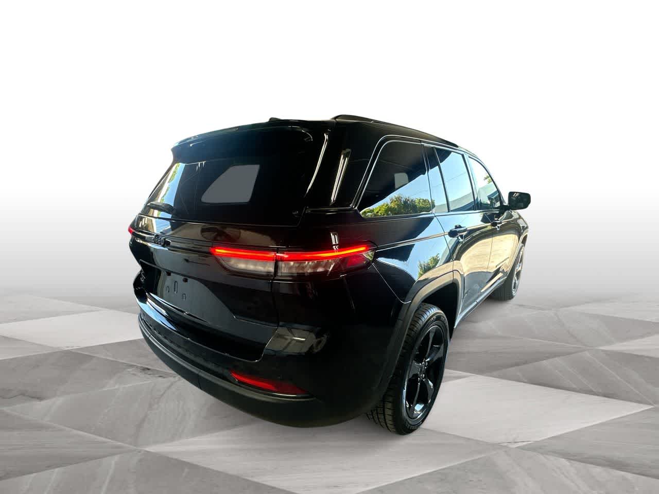 Thumbnail: 2023 Jeep Grand Cherokee - 8