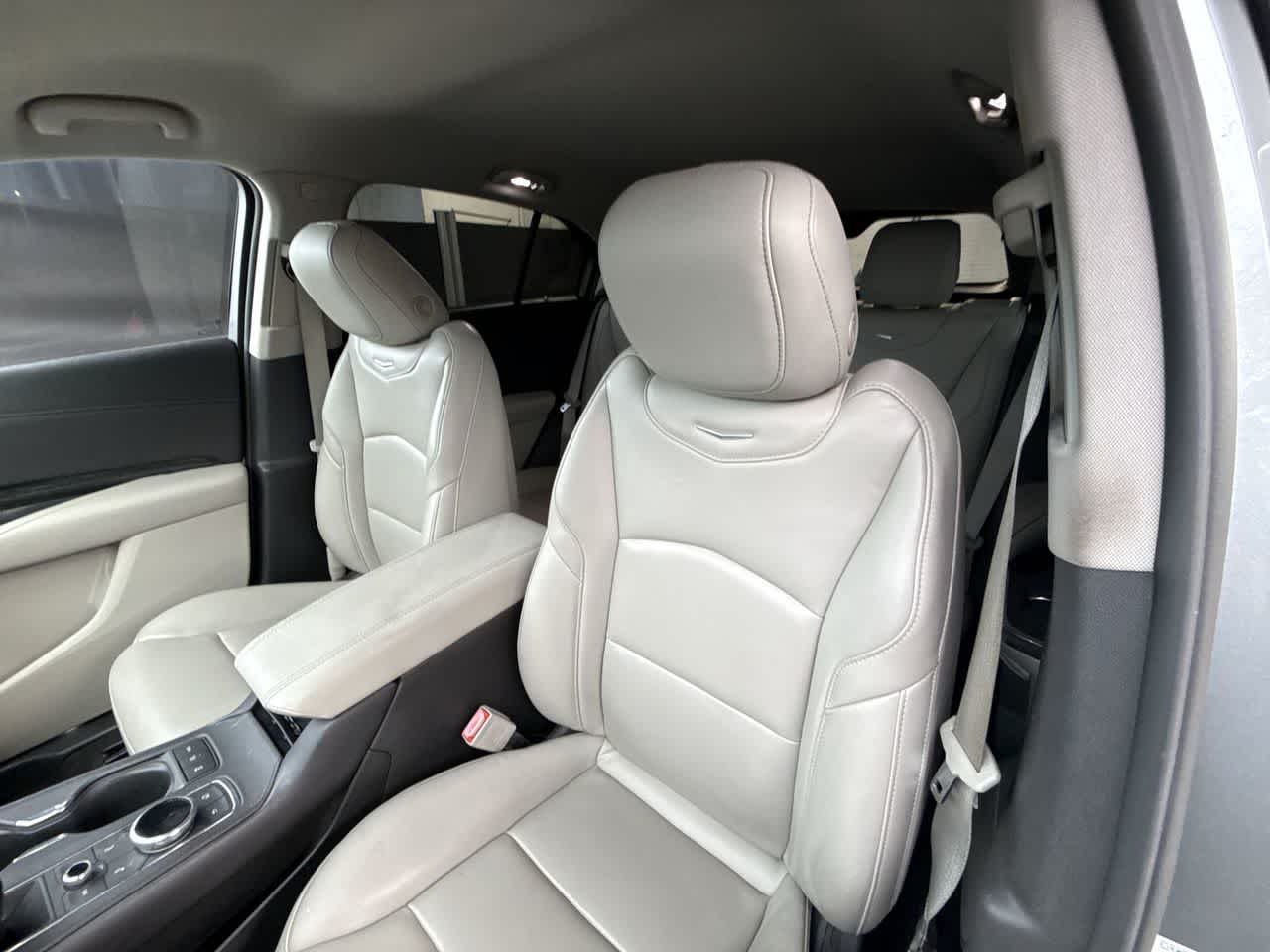 Thumbnail: 2023 Cadillac XT4 - 14