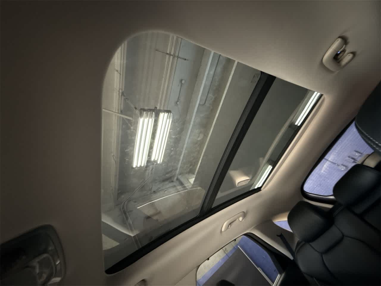 Thumbnail: 2022 Genesis GV70 - 17