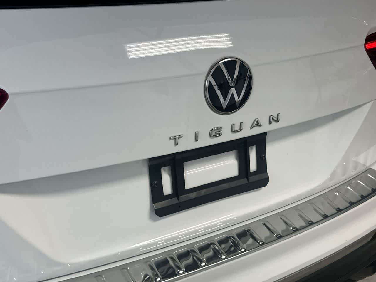 Thumbnail: 2024 Volkswagen Tiguan - 10