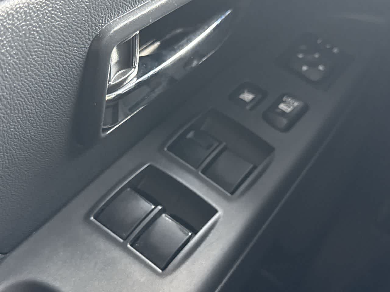 Thumbnail: 2025 Mitsubishi Outlander Sport - 17