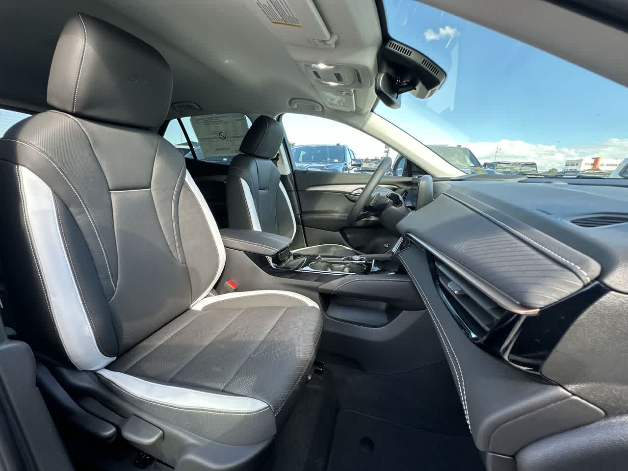 Thumbnail: 2025 Buick Envision - 27