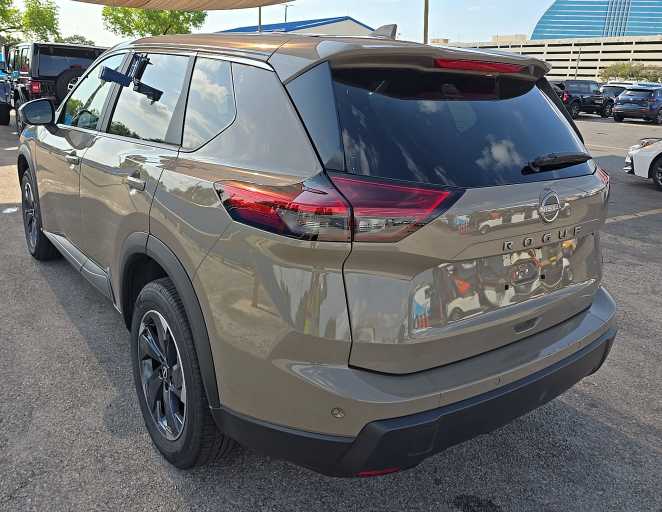 Thumbnail: 2025 Nissan Rogue - 4