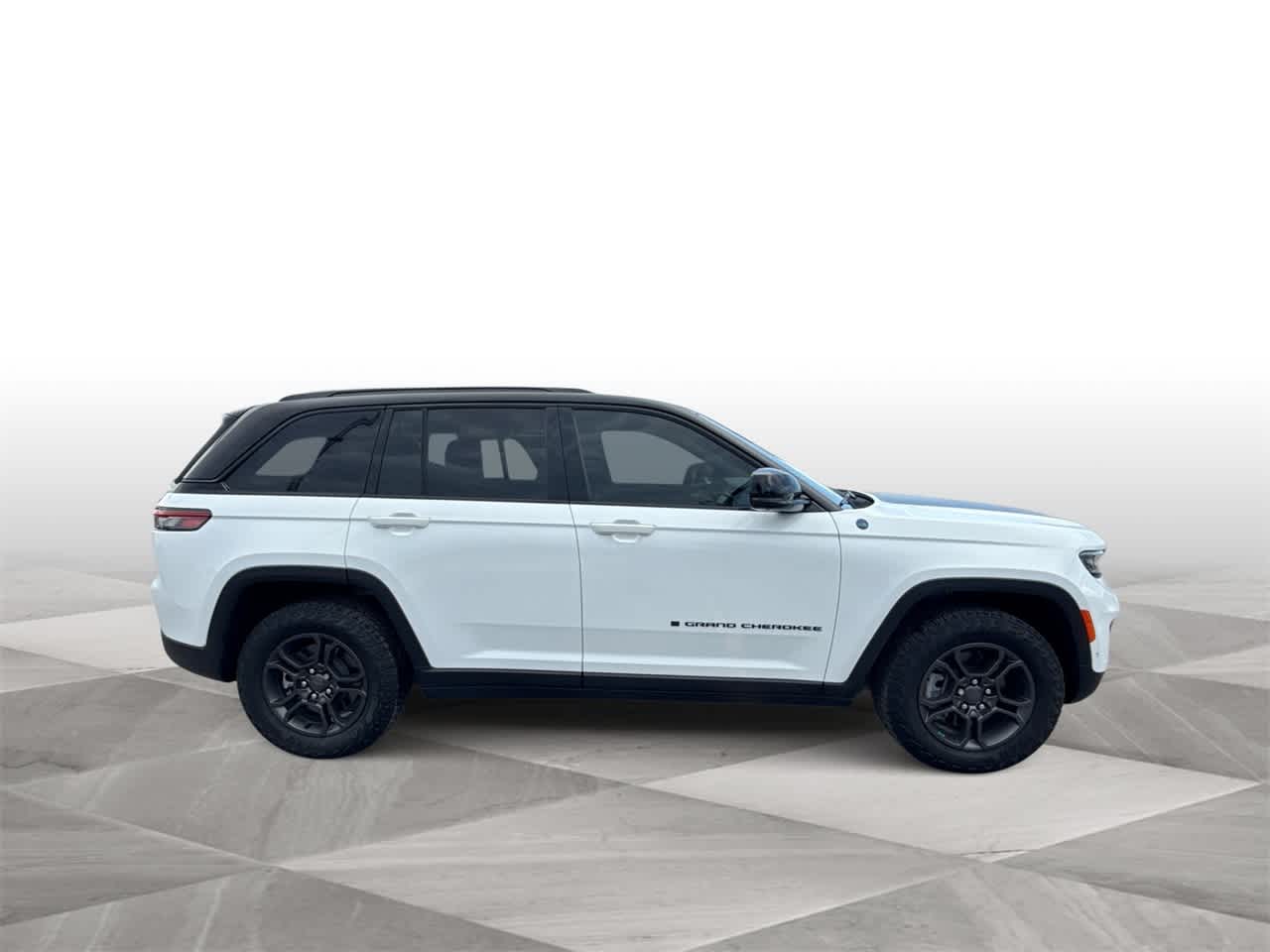 Thumbnail: 2024 Jeep Grand Cherokee - 9