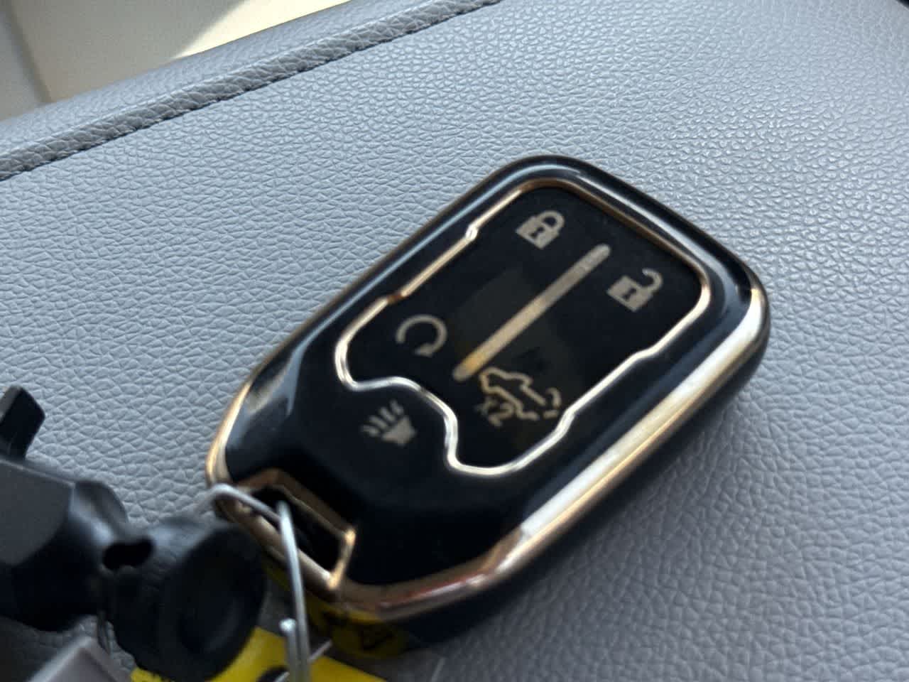 Thumbnail: 2023 GMC Acadia - 28