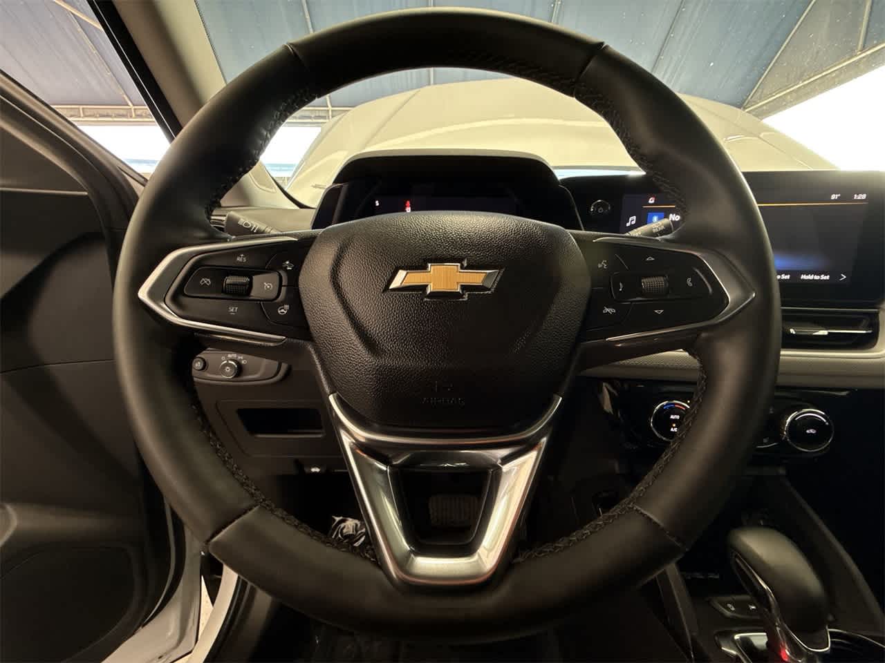 Thumbnail: 2025 Chevrolet TrailBlazer - 15