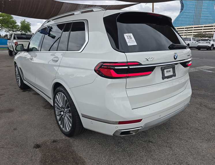 Thumbnail: 2024 BMW X7 - 4