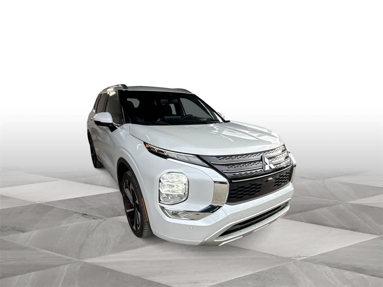Thumbnail: 2022 Mitsubishi Outlander - 2