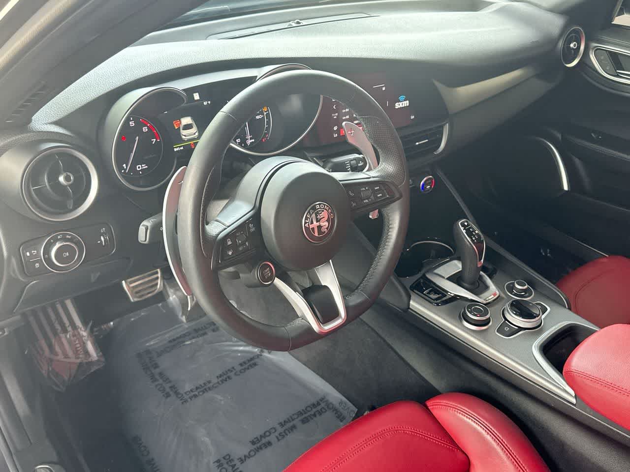 Thumbnail: 2022 Alfa Romeo Giulia - 13