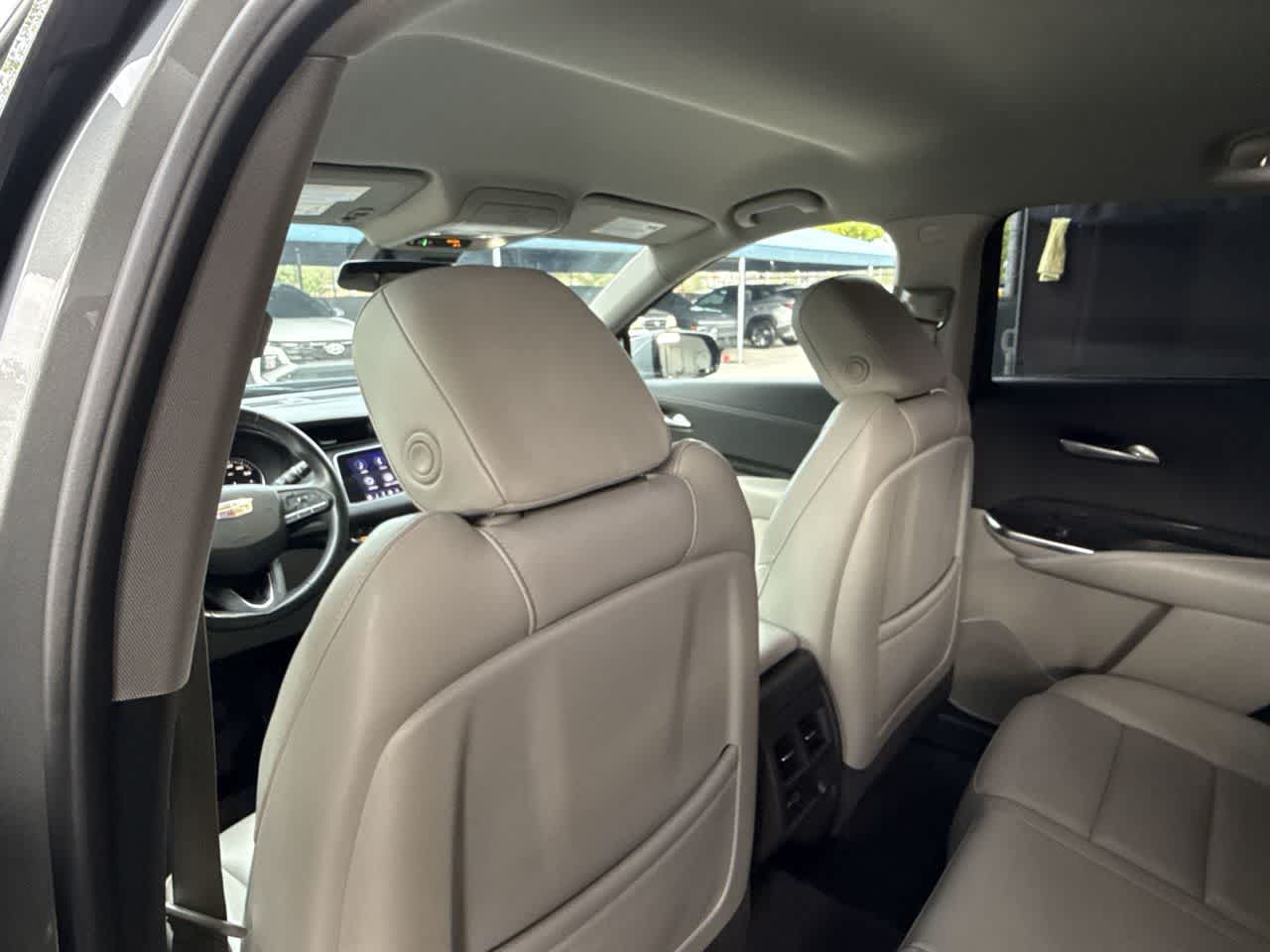 Thumbnail: 2023 Cadillac XT4 - 23