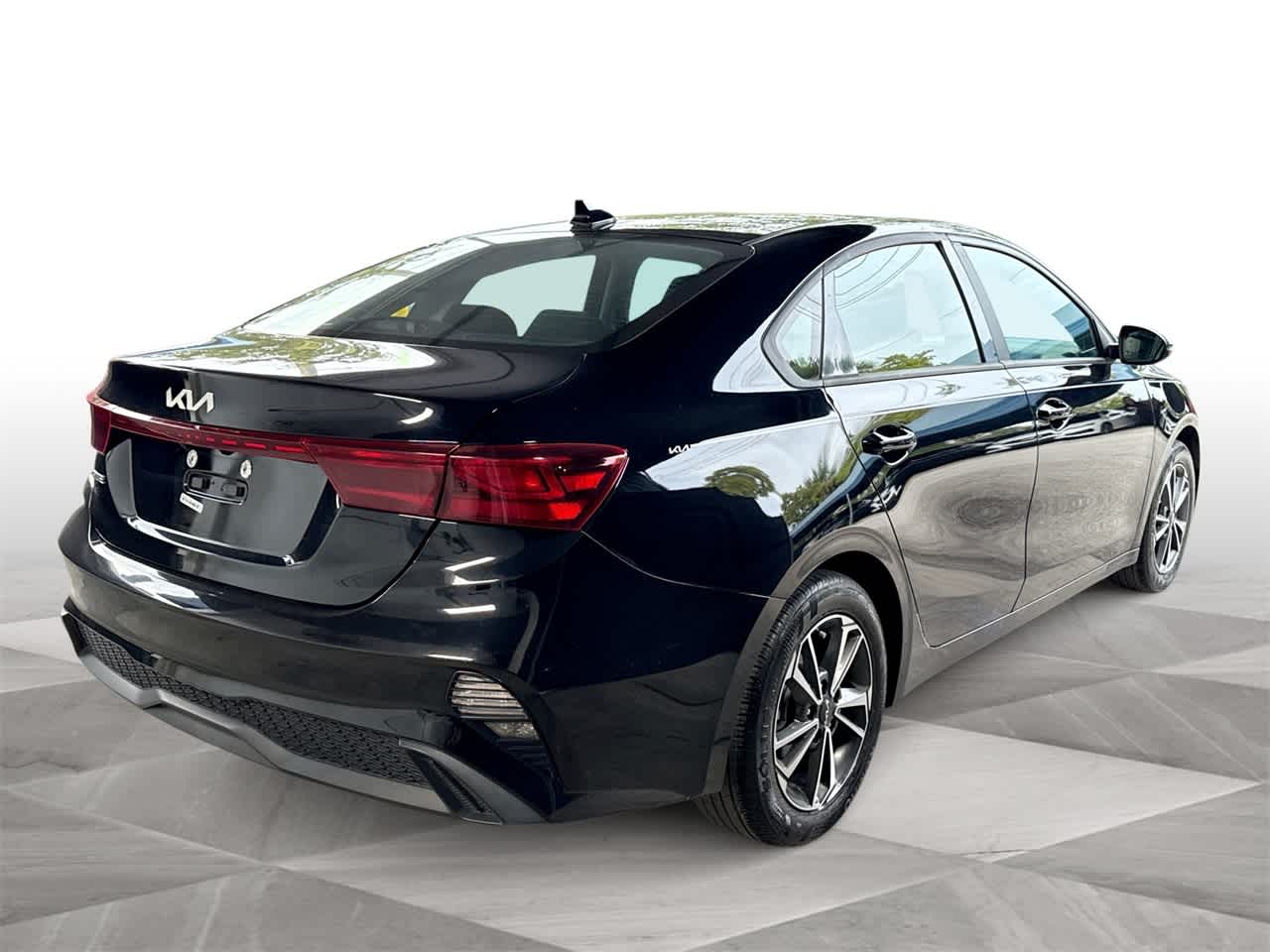 Thumbnail: 2023 Kia Forte - 8